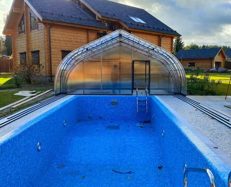 Раздвижной павильон на рельсах из гнутых стальных ферм для широких и общественных бассейнов — фото 5